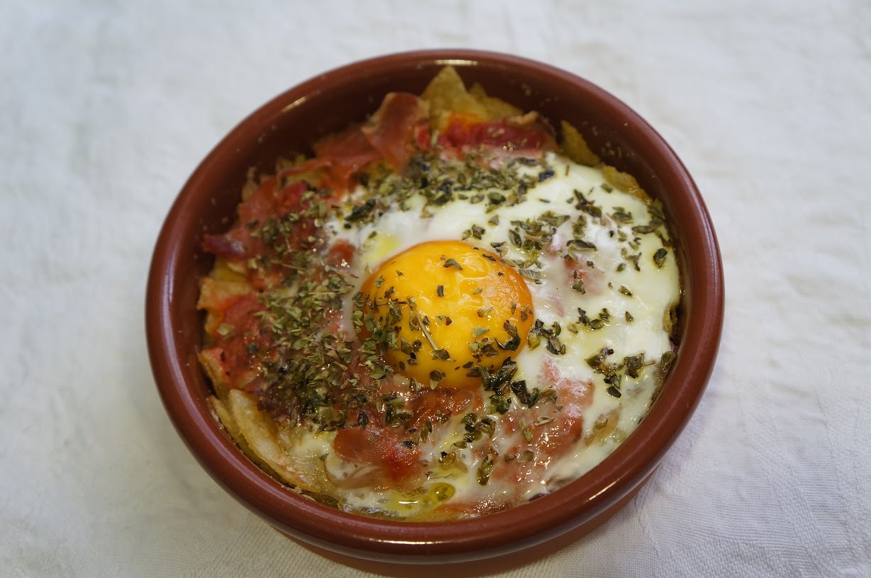 Huevos al plato con jamón ibérico